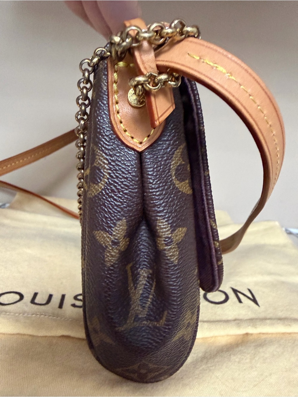 Louis Vuitton Favorite MM - Picture 3 of 9